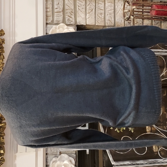The Little Alpaca's House V Neck Navy Sweater, Size S/M - Picture 9 of 10